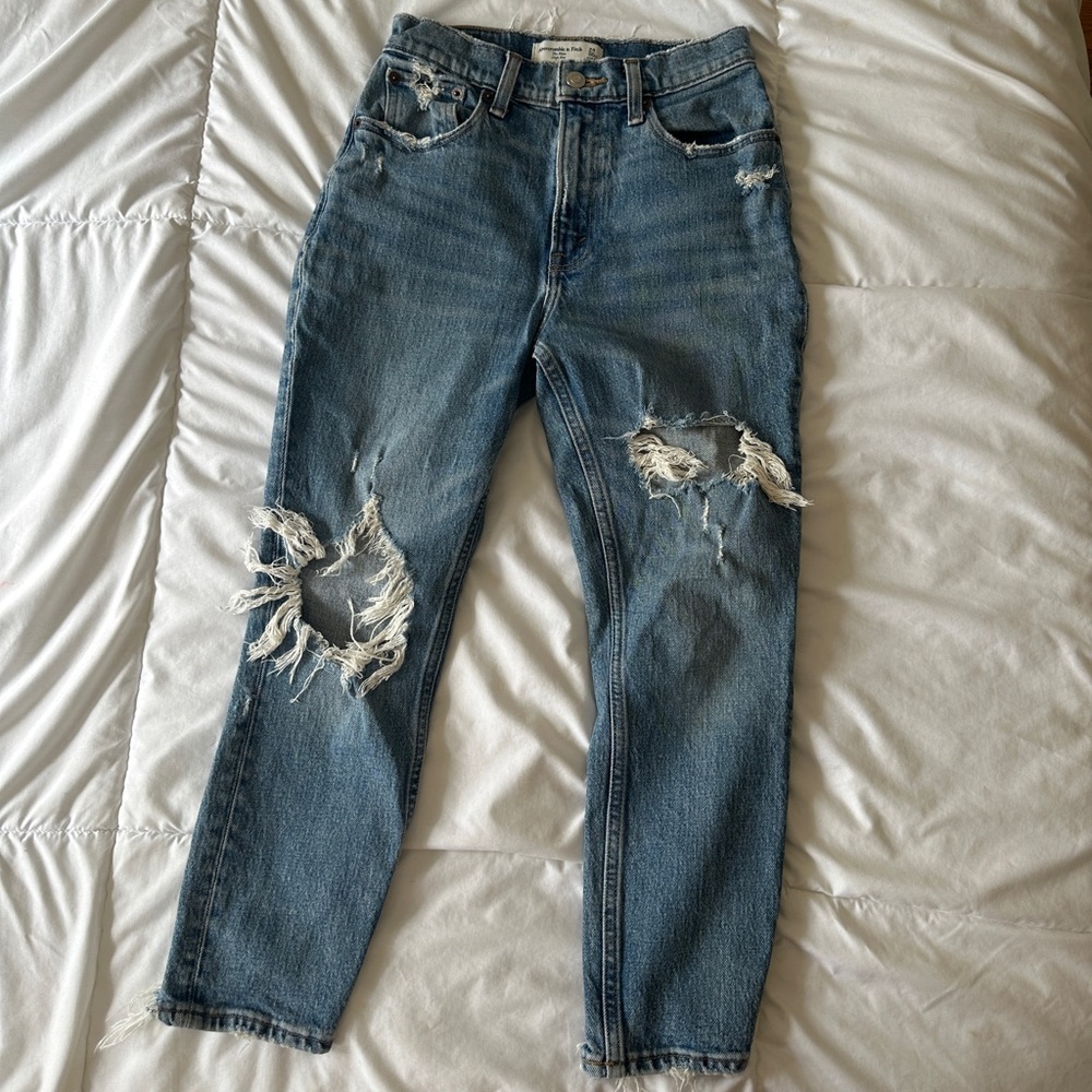 Abercrombie The Mom high-rise jeans 👖